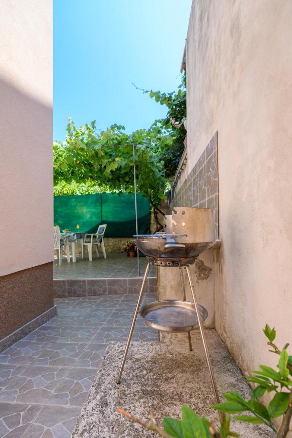 Apartmani Loreta Mali Losinj Ngoại thất bức ảnh