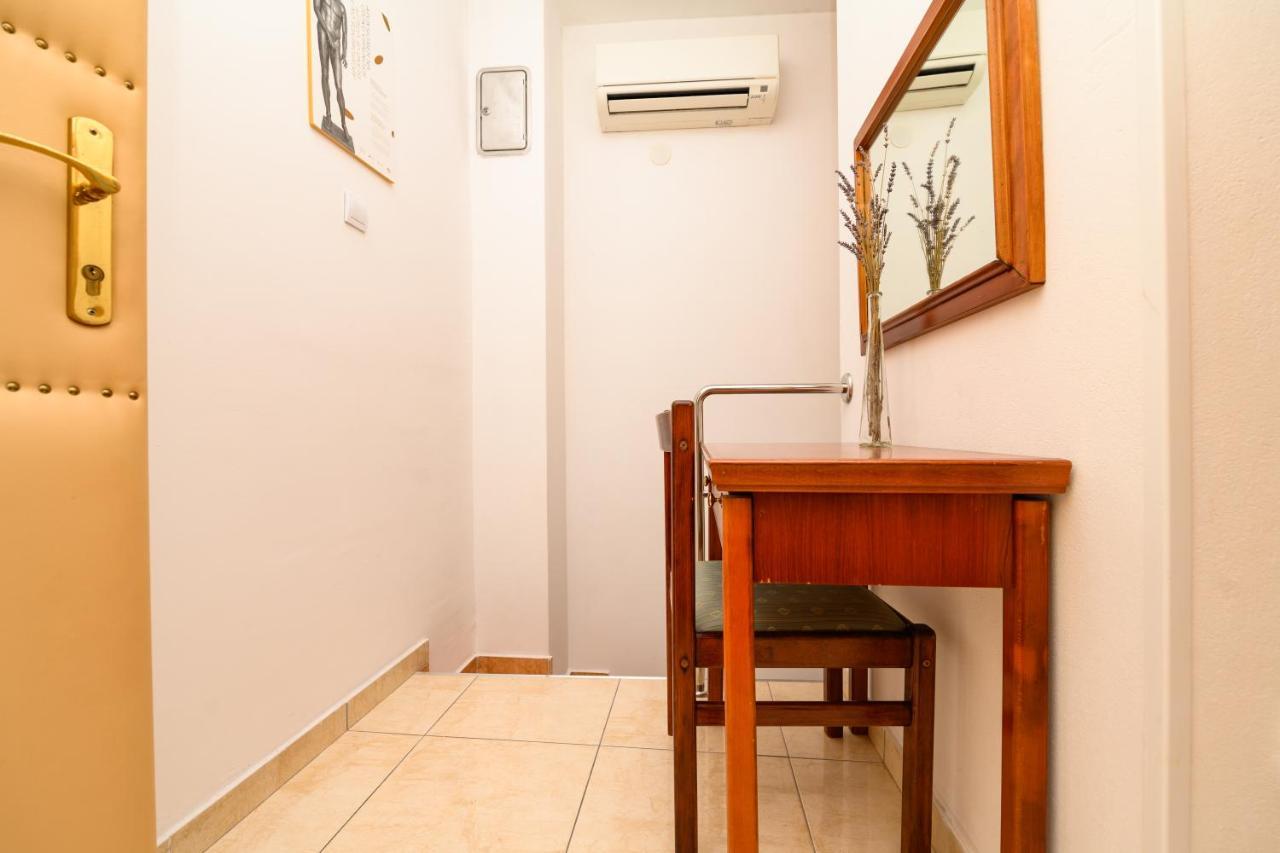 Apartmani Loreta Mali Losinj Ngoại thất bức ảnh