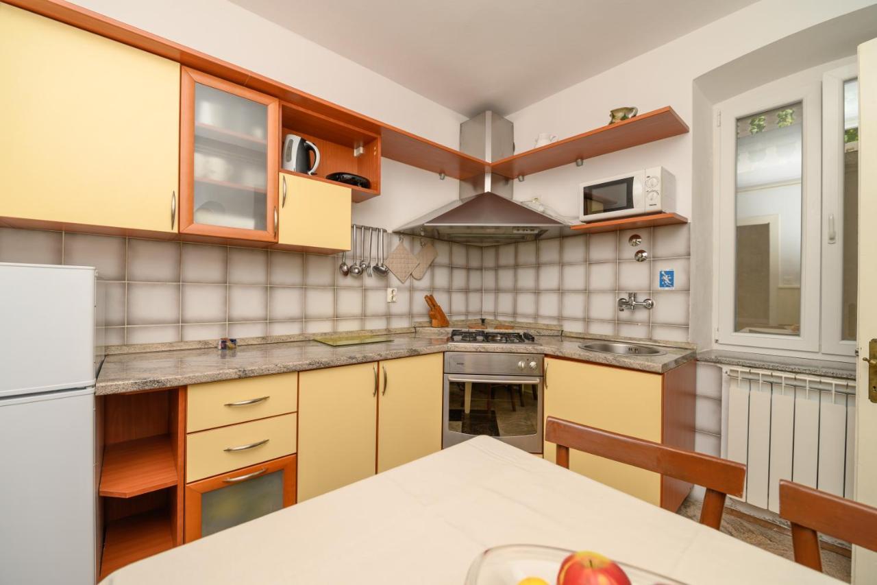 Apartmani Loreta Mali Losinj Ngoại thất bức ảnh