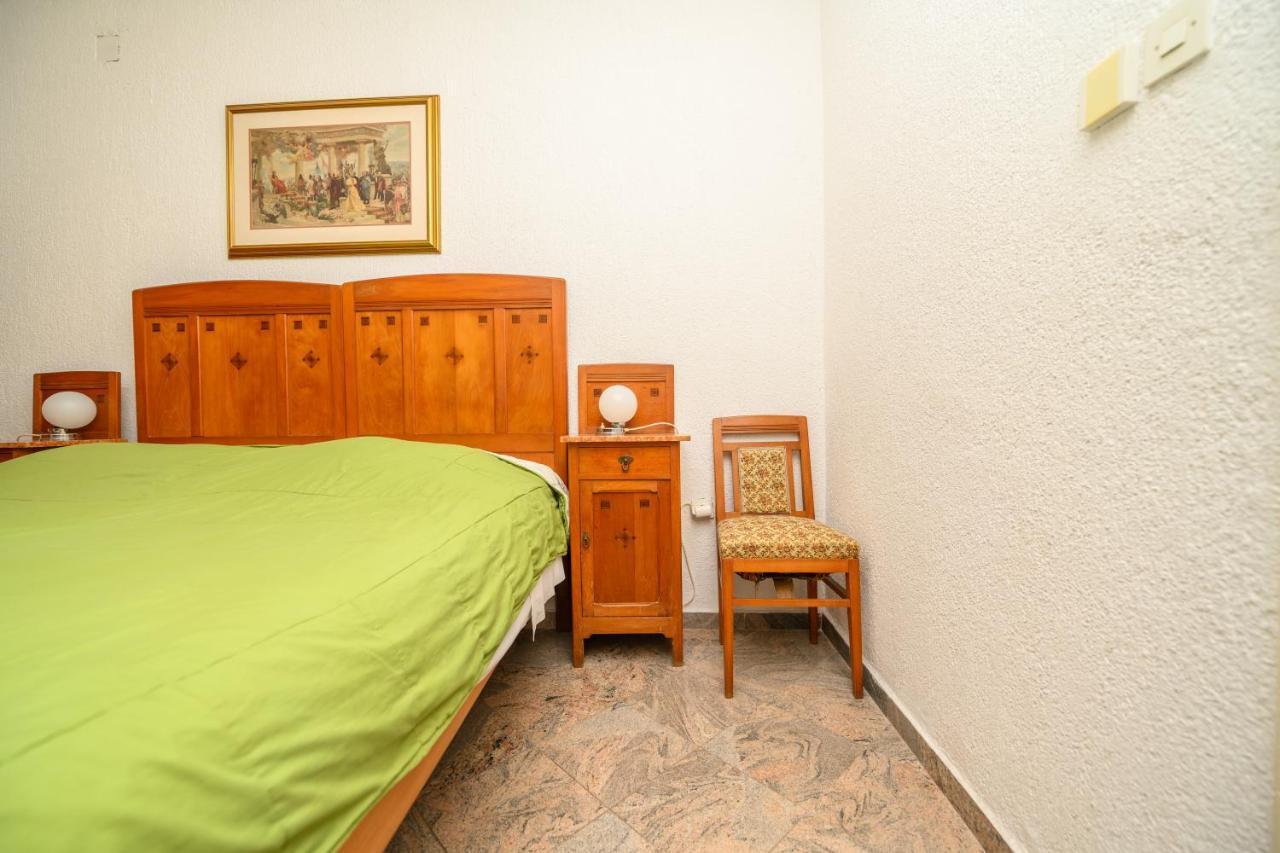 Apartmani Loreta Mali Losinj Ngoại thất bức ảnh