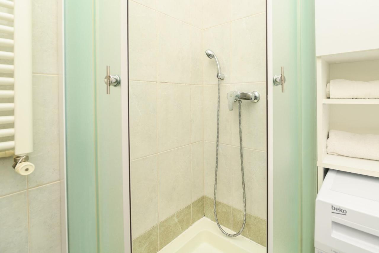 Apartmani Loreta Mali Losinj Ngoại thất bức ảnh