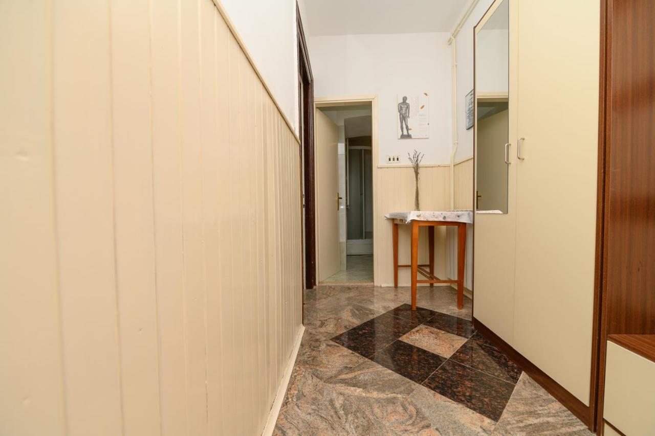 Apartmani Loreta Mali Losinj Ngoại thất bức ảnh