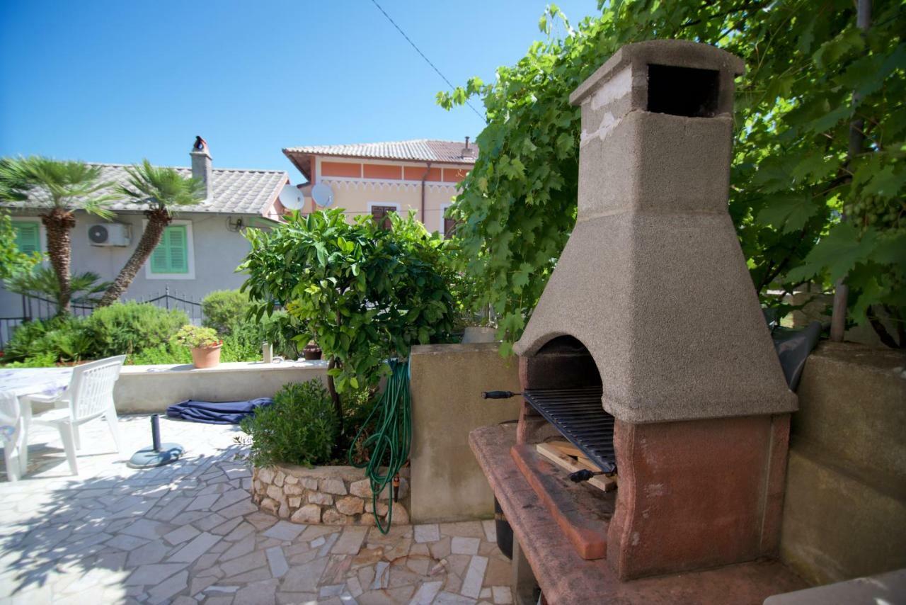 Apartmani Loreta Mali Losinj Ngoại thất bức ảnh