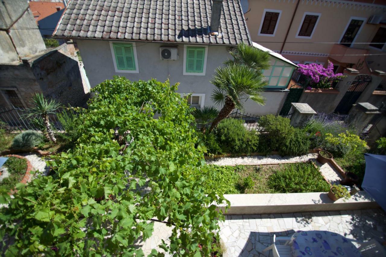 Apartmani Loreta Mali Losinj Ngoại thất bức ảnh