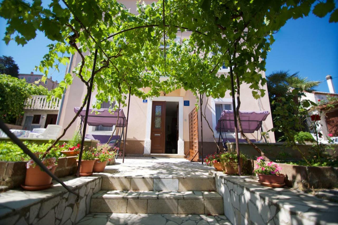 Apartmani Loreta Mali Losinj Ngoại thất bức ảnh