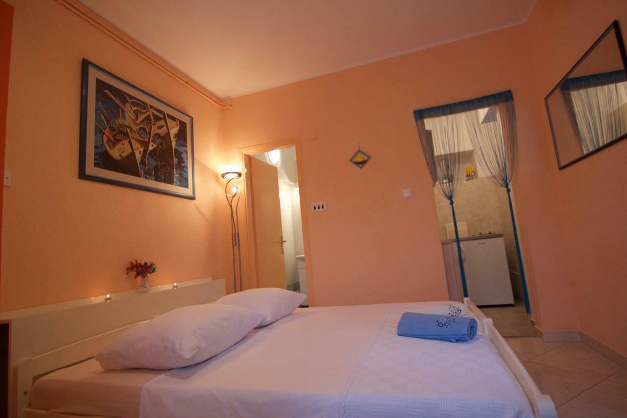 Apartmani Loreta Mali Losinj Ngoại thất bức ảnh